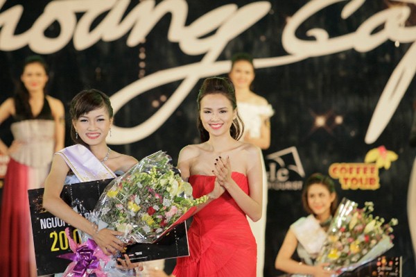 Danh hiệu Người đẹp được khán giả bình chọn qua mạng - Đặng Thị Thanh Thiện.